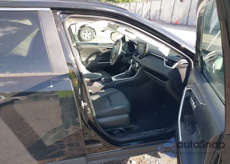 2021 Toyota Rav4 Xle Premium from USA, damaged, VIN 2T3A1RFV5MW196401